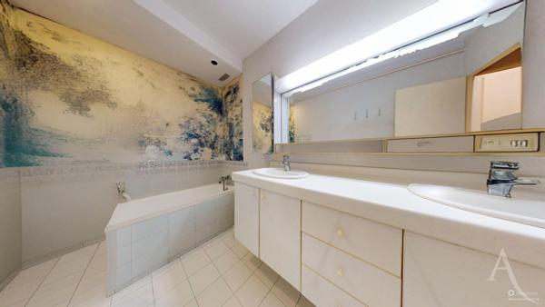 Bureaux Grenoble 6 pièces 196 m2