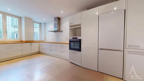 Bureaux Grenoble 6 pièces 196 m2