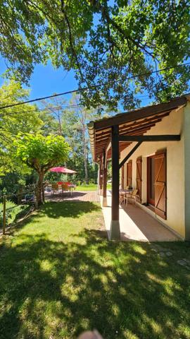 Maison à vendre 6 pièces LA CROIX BLANCHE (47)-Grand garage et Grand terrain