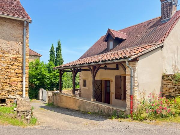 Ensemble immobilie à vendre 7 pièces entre ST GENGOUX LE NATIONAL et CLUNY (71)
