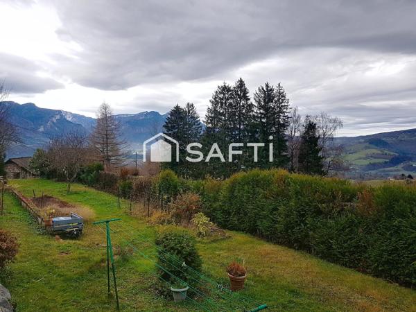 Maison de 1981 de 75m² sans vis à vis sur une magnifique parcelle de 2277m² avec une vue exceptionnelle sur la Chartreuse