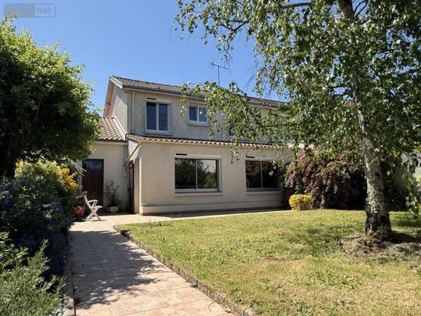 Maison à vendre à Cholet dans le Maine-et-Loire (49300), ref : 49058-1486   
Descartes