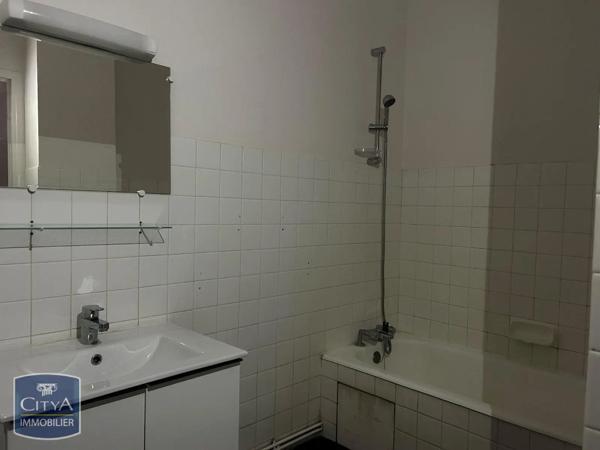 Appartement à louer 2 pièces 53.62m² Blois (41000)