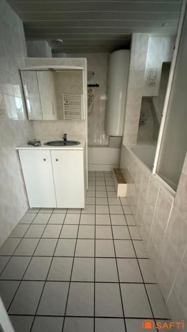 Centre ville, petit immeuble