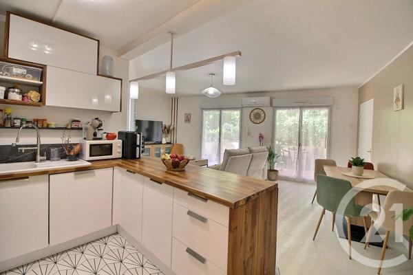 Appartement F4 à vendre  4 pièces - 80,26 m 2   GRASSE  - 06