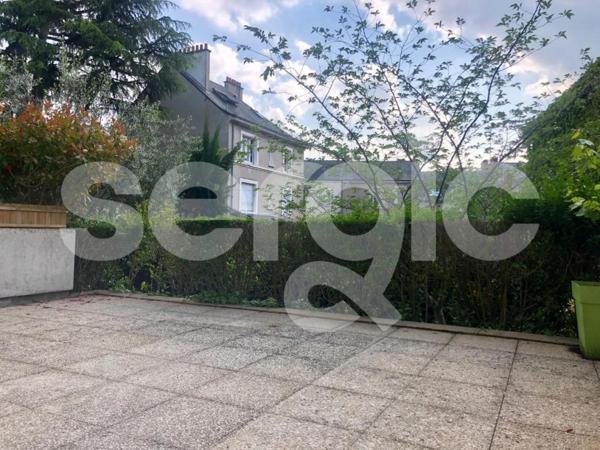 Location 2 Pieces 43 49100 Angers 23 0709 02 0022