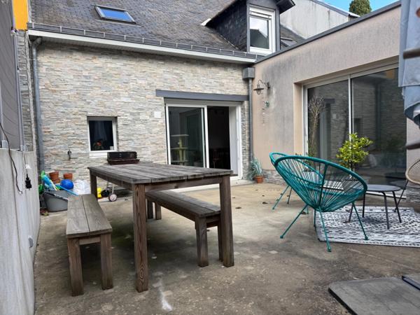 Maison de ville avec terrasse