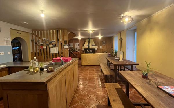 Maison à vendre    10 pièces • 419,15 m2 Plounévez-Quintin