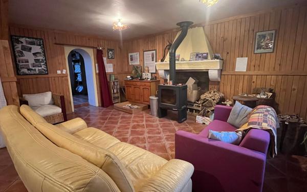 Maison à vendre    10 pièces • 419,15 m2 Plounévez-Quintin