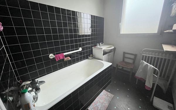 Maison à vendre    10 pièces • 419,15 m2 Plounévez-Quintin