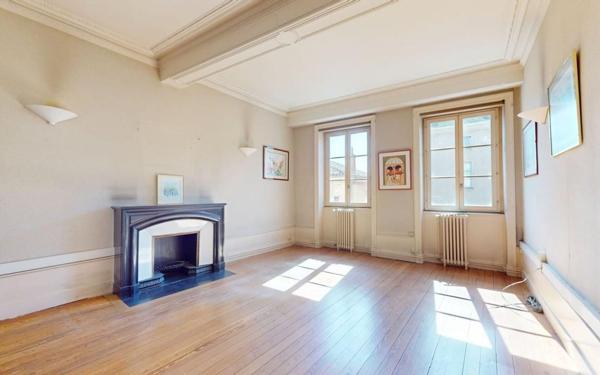 Appartement à vendre    5 pièces • 119,37 m2 Trévoux