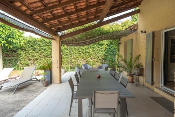 Villa familiale T5 avec piscine et pool-house à Villelaure