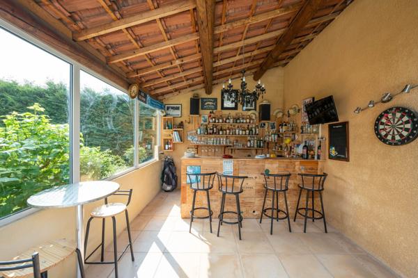 Villa familiale T5 avec piscine et pool-house à Villelaure