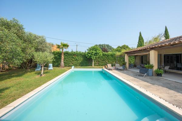 Villa familiale T5 avec piscine et pool-house à Villelaure