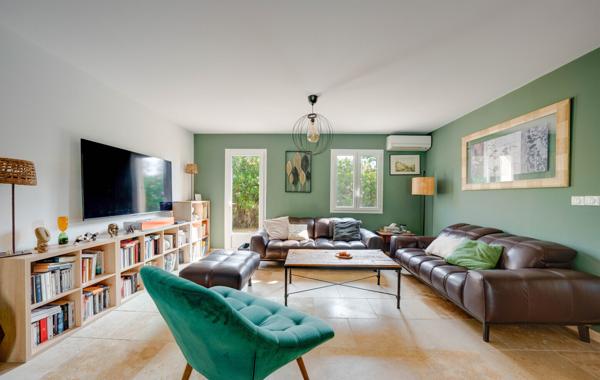 Villa familiale T5 avec piscine et pool-house à Villelaure