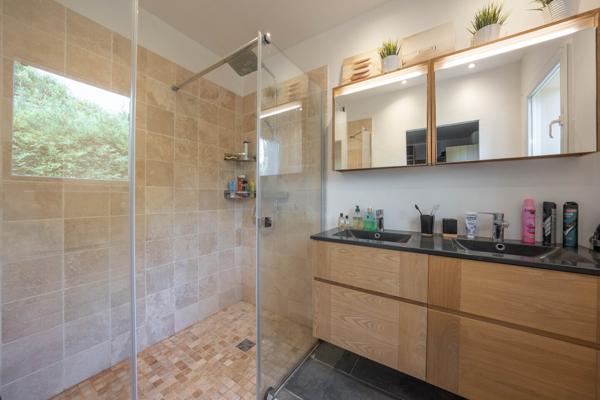 Villa familiale T5 avec piscine et pool-house à Villelaure