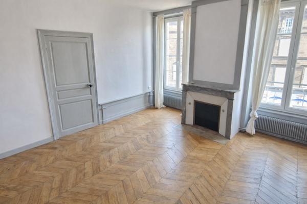 APPARTEMENT – PROCHE PLACE GAILLARD