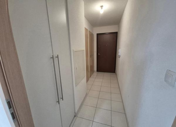 ? Appartement lumineux avec balcon, garage et parking, idéal pour un premier achat ou un investissement à Wittelsheim !