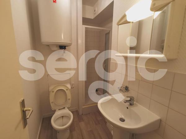 Location 1 Pieces 23 80000 Amiens 25 0365 01 0001