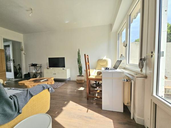 Maison mitoyenne au calme