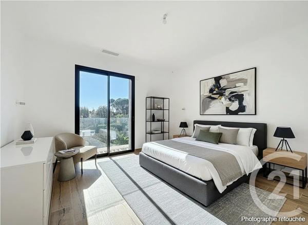 Maison à vendre  4 pièces - 143 m 2   MOUGINS  - 06