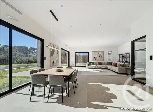 Maison à vendre  4 pièces - 143 m 2   MOUGINS  - 06