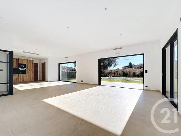 Maison à vendre  4 pièces - 143 m 2   MOUGINS  - 06