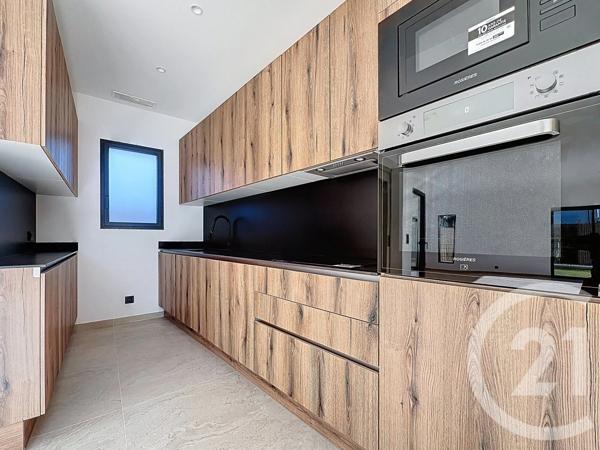 Maison à vendre  4 pièces - 143 m 2   MOUGINS  - 06