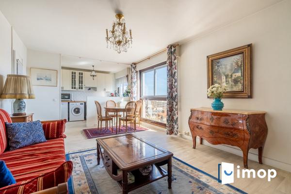 Lumineux 2 pièces en etage élevé avec vue dégagée