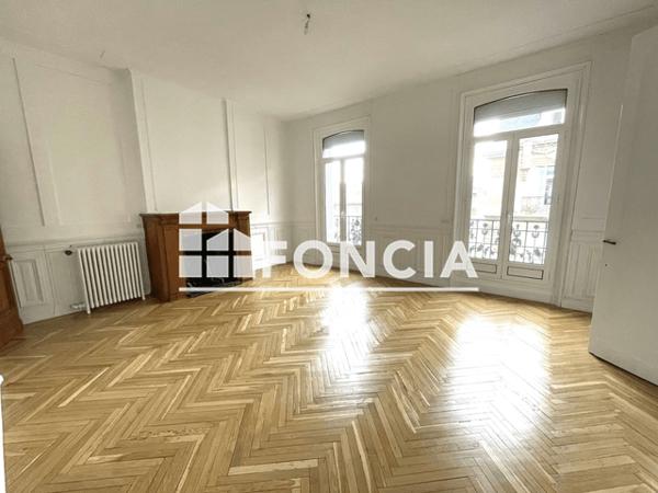Location Appartement 7 pièces 330.34 m² - 454 RUE PARADIS Marseille 13008