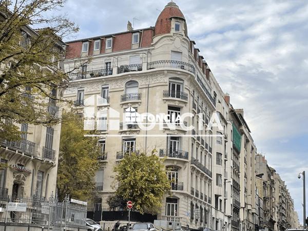 Location Appartement 7 pièces 330.34 m² - 454 RUE PARADIS Marseille 13008