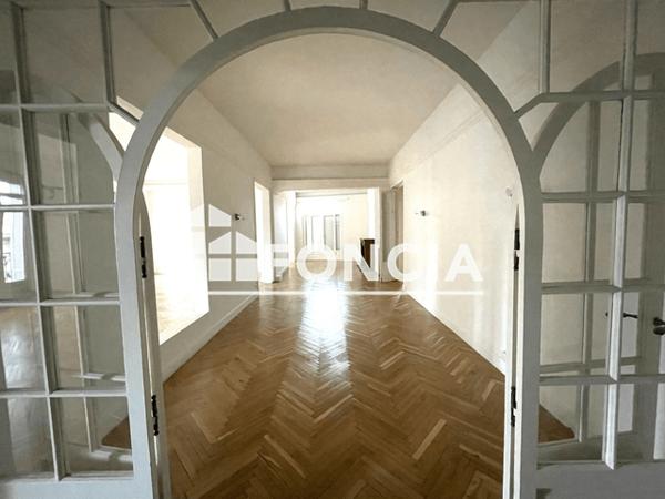 Location Appartement 7 pièces 330.34 m² - 454 RUE PARADIS Marseille 13008