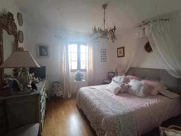COUTRAS (33230) – MAISON LUMINEUSE 140 M² SUR 1480 M² DE TERRAIN – CALME, CONFORT & PROXIMITÉ !