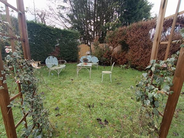 COUTRAS (33230) – MAISON LUMINEUSE 140 M² SUR 1480 M² DE TERRAIN – CALME, CONFORT & PROXIMITÉ !