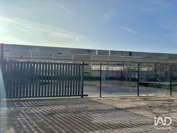 Location parking 131 m² Châlons-en-Champagne