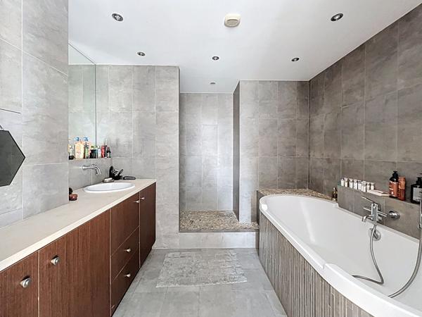 Appartement Suresnes 3 pièce(s) 100 m2