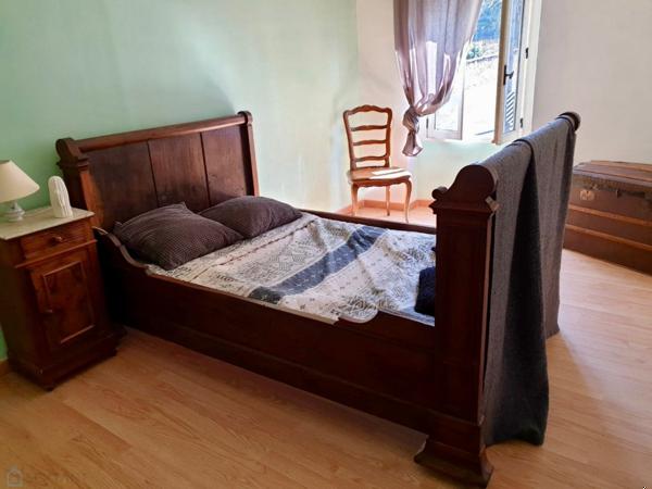 VISITE VIRTUELLE AGREABLE MAISON DE VILLAGE DE 192 M2 PLEINE DE CHARME.