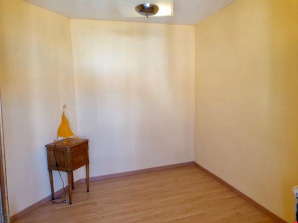 VISITE VIRTUELLE AGREABLE MAISON DE VILLAGE DE 192 M2 PLEINE DE CHARME.