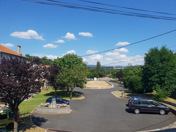 VISITE VIRTUELLE AGREABLE MAISON DE VILLAGE DE 192 M2 PLEINE DE CHARME.