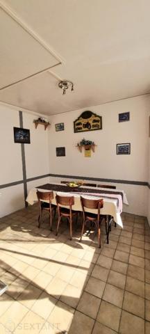 VISITE VIRTUELLE AGREABLE MAISON DE VILLAGE DE 192 M2 PLEINE DE CHARME.