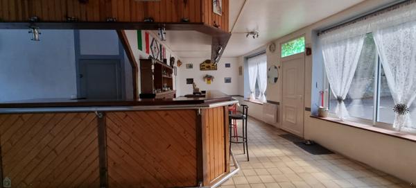 VISITE VIRTUELLE AGREABLE MAISON DE VILLAGE DE 192 M2 PLEINE DE CHARME.