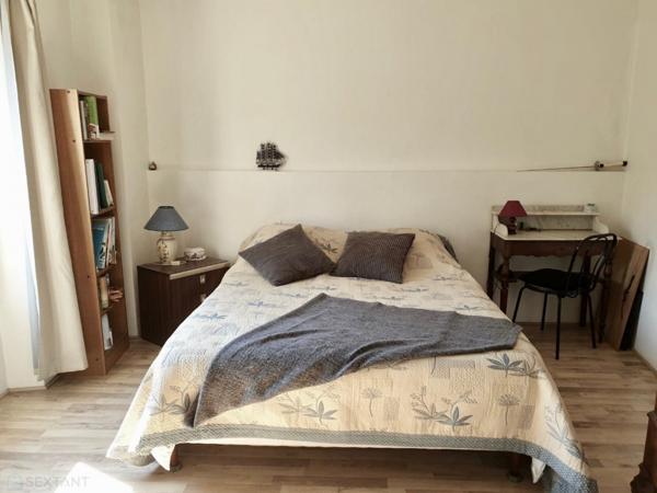 VISITE VIRTUELLE AGREABLE MAISON DE VILLAGE DE 192 M2 PLEINE DE CHARME.