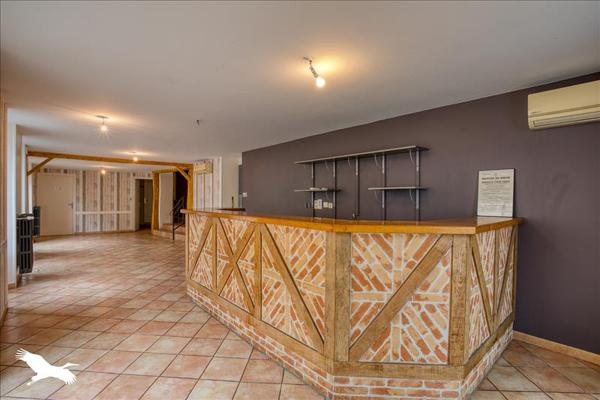 Immeuble à vendre |  Cublac |  320 m²