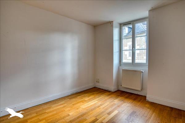 Immeuble à vendre |  Cublac |  320 m²