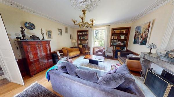 Maison à vendre |  Neuville-de-Poitou |  5 pièces | 201 m²