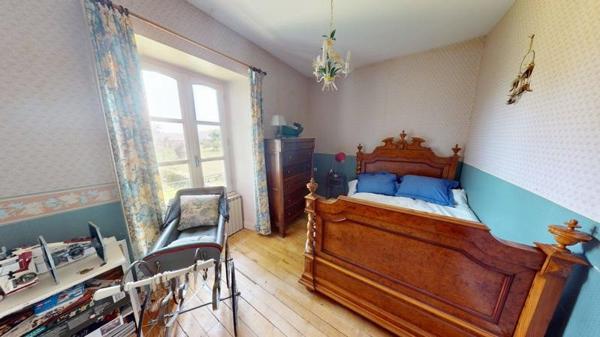 Maison à vendre |  Neuville-de-Poitou |  5 pièces | 201 m²