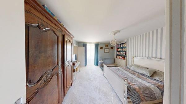 Maison à vendre |  Neuville-de-Poitou |  5 pièces | 201 m²