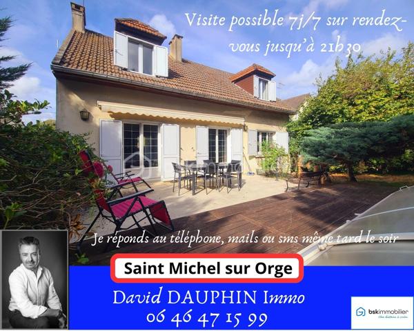 À Saint-Michel-sur-Orge, venez découvrir ce charmant pavillon F6 d’environ 144 m² au sol (136 m² Carrez), édifié sur une agréable parcelle de 562 m².
Dès l’arrivée, quelques marches vous conduisent à un terrasse, avec accès direct à la maison.
L’entrée ouvre sur une cuisine ouverte donnant sur un séjour lumineux et chaleureux, agrémenté d’une cheminée. 
Grâce aux portes-fenêtres, le séjour bénéficie d’une belle ouverture sur l’extérieur et permet de profiter pleinement de la terrasse et de son spa de nage, idéal pour se détendre en famille ou entre amis.
Le rez-de-chaussée propose également un espace nuit composé de deux chambres, d’une salle d’eau et de WC indépendants.
À l’étage, vous découvrirez une belle mezzanine, offrant un espace supplémentaire pouvant accueillir un bureau, un coin lecture ou une salle de jeux. 
Deux autres chambres, une salle de bains et des WC indépendants complètent ce niveau.
La maison bénéficie également d’un sous-sol total avec garage, offrant de nombreux espaces de rangement et de multiples possibilités d’aménagement.
✨ Les atouts :
- Environ 144 m² au sol / 136 m² Carrez
- 4 chambres
- 2 stores bannes
- Sous-sol total avec garage
- Parcelle de 562 m²
- Terrasse
- Spa de nage
- Séjour lumineux avec cheminée
- Espaces intérieurs et extérieurs conviviaux
***** Quelques travaux sont a prévoir *****