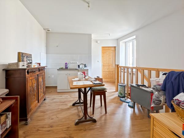 Saint-Germain-au-Mont-d'Or (69650) À VENDRE – Charmante maison rénovée à Saint-Germain (62 m² + combles aménageables)