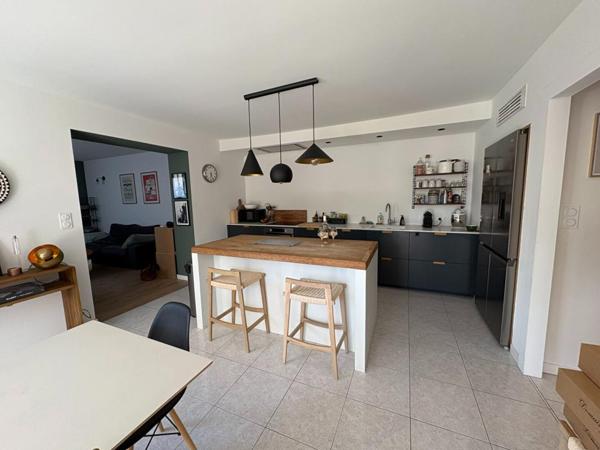 Villa de plain pied en centre ville de Pernes Les Fontaines